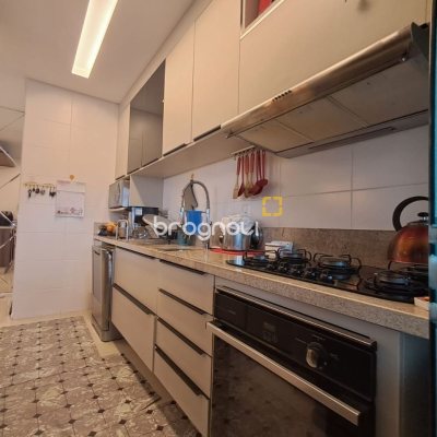 Cobertura com 166m², 3 quartos (sendo 1 suíte), 2 garagens, no bairro Campeche em Florianópolis