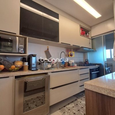 Cobertura com 166m², 3 quartos (sendo 1 suíte), 2 garagens, no bairro Campeche em Florianópolis