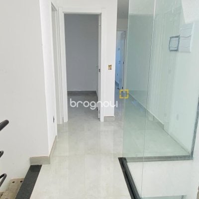 Casa com 127m², 3 quartos (sendo 2 suítes), 2 garagens, no bairro Campeche em Florianópolis