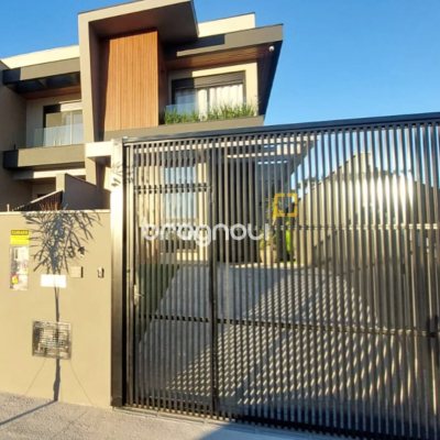 Casa com 127m², 3 quartos (sendo 2 suítes), 2 garagens, no bairro Campeche em Florianópolis