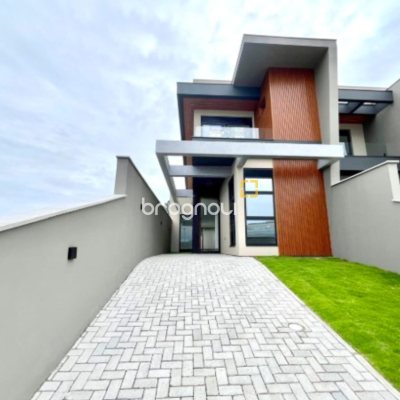 Casa com 127m², 3 quartos (sendo 2 suítes), 2 garagens, no bairro Campeche em Florianópolis
