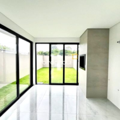 Casa com 127m², 3 quartos (sendo 2 suítes), 2 garagens, no bairro Campeche em Florianópolis