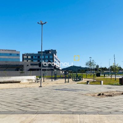Casa com 127m², 3 quartos (sendo 2 suítes), 2 garagens, no bairro Campeche em Florianópolis