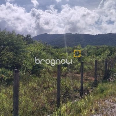 Terreno com 10911m², no bairro Carianos em Florianópolis