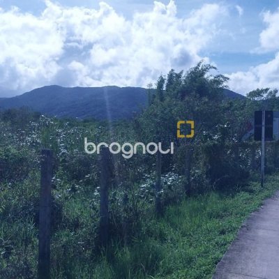 Terreno com 10911m², no bairro Carianos em Florianópolis
