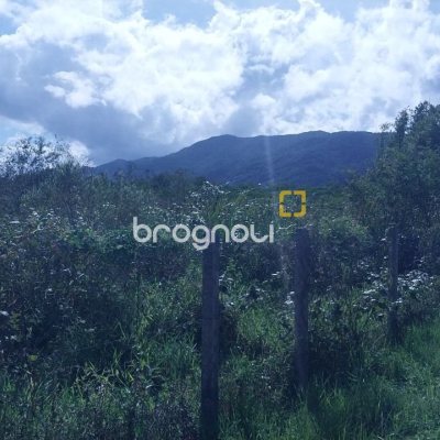 Terreno com 10911m², no bairro Carianos em Florianópolis