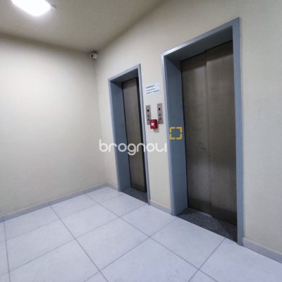 Sala com 203m², no bairro Centro em Florianópolis