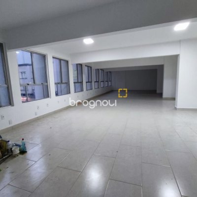 Sala com 203m², no bairro Centro em Florianópolis