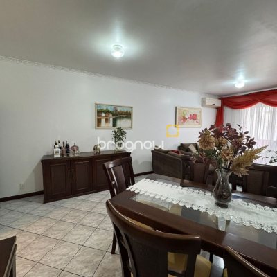 Apartamento com 108m², 4 quartos (sendo 1 suíte), 1 garagem, no bairro Bom Abrigo em Florianópolis