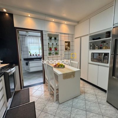 Apartamento com 108m², 4 quartos (sendo 1 suíte), 1 garagem, no bairro Bom Abrigo em Florianópolis