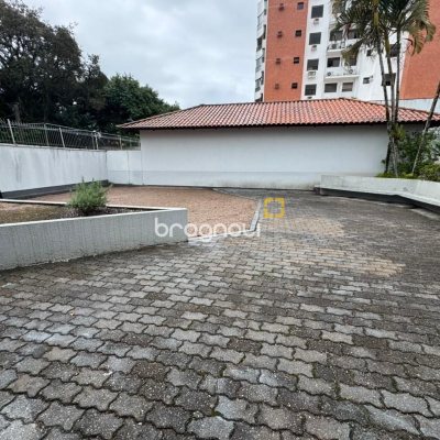 Apartamento com 108m², 4 quartos (sendo 1 suíte), 1 garagem, no bairro Bom Abrigo em Florianópolis