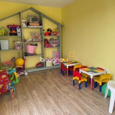 Apartamento com 108m², 4 quartos (sendo 1 suíte), 1 garagem, no bairro Bom Abrigo em Florianópolis