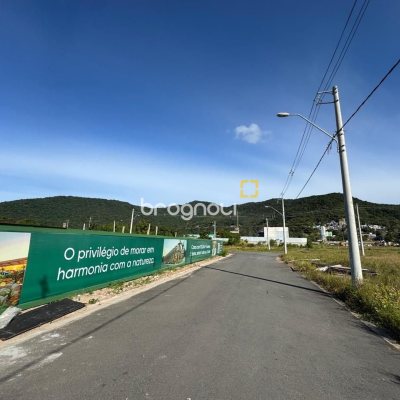 Casa com 151m², 3 quartos (sendo 1 suíte), 1 garagem, no bairro Vargem Grande em Florianópolis