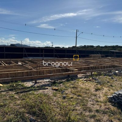 Casa com 151m², 3 quartos (sendo 1 suíte), 1 garagem, no bairro Vargem Grande em Florianópolis