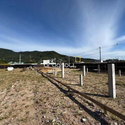 Casa com 151m², 3 quartos (sendo 1 suíte), 1 garagem, no bairro Vargem Grande em Florianópolis