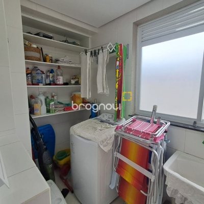 Apartamento com 78m², 2 quartos (sendo 1 suíte), 1 garagem, no bairro Praia Brava em Florianópolis
