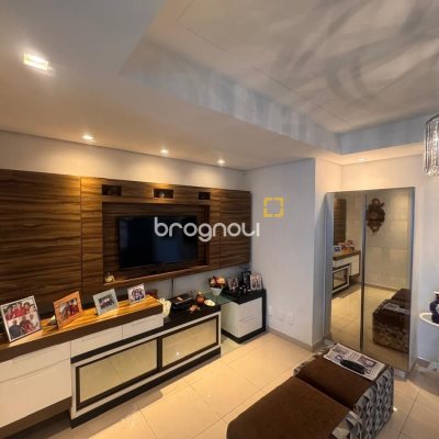 Cobertura com 196m², 3 quartos (sendo 1 suíte), 2 garagens, no bairro Carvoeira em Florianópolis