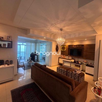 Cobertura com 196m², 3 quartos (sendo 1 suíte), 2 garagens, no bairro Carvoeira em Florianópolis