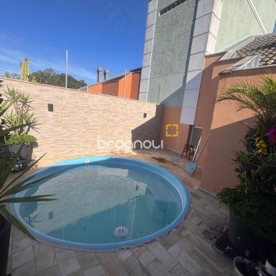Cobertura com 196m², 3 quartos (sendo 1 suíte), 2 garagens, no bairro Carvoeira em Florianópolis