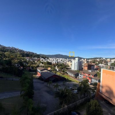 Cobertura com 196m², 3 quartos (sendo 1 suíte), 2 garagens, no bairro Carvoeira em Florianópolis
