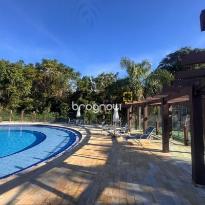 Cobertura com 196m², 3 quartos (sendo 1 suíte), 2 garagens, no bairro Carvoeira em Florianópolis