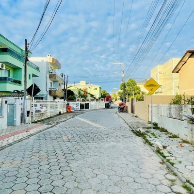 Apartamento com 79m², 2 quartos (sendo 2 suítes), 1 garagem, no bairro Ingleses em Florianópolis