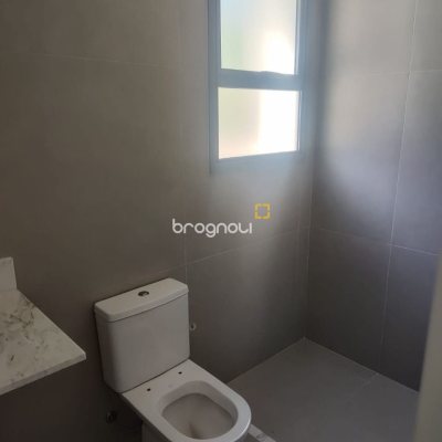 Apartamento com 164m², 3 quartos (sendo 3 suítes), 2 garagens, no bairro Cacupé em Florianópolis
