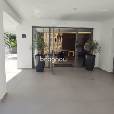 Apartamento com 164m², 3 quartos (sendo 3 suítes), 2 garagens, no bairro Cacupé em Florianópolis