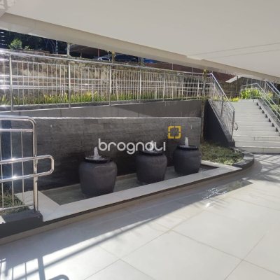 Apartamento com 164m², 3 quartos (sendo 3 suítes), 2 garagens, no bairro Cacupé em Florianópolis