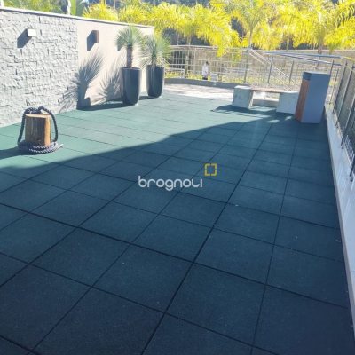 Apartamento com 164m², 3 quartos (sendo 3 suítes), 2 garagens, no bairro Cacupé em Florianópolis