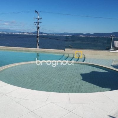 Apartamento com 164m², 3 quartos (sendo 3 suítes), 2 garagens, no bairro Cacupé em Florianópolis