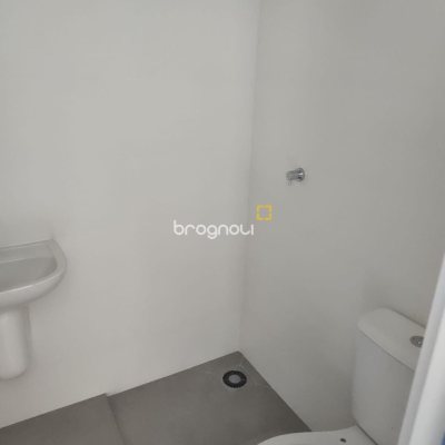 Apartamento com 164m², 3 quartos (sendo 3 suítes), 2 garagens, no bairro Cacupé em Florianópolis
