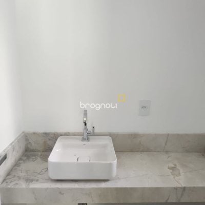 Apartamento com 164m², 3 quartos (sendo 3 suítes), 2 garagens, no bairro Cacupé em Florianópolis