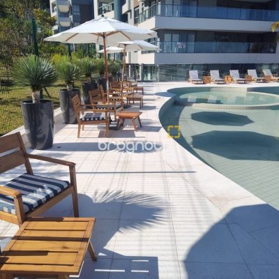 Apartamento com 164m², 3 quartos (sendo 3 suítes), 2 garagens, no bairro Cacupé em Florianópolis