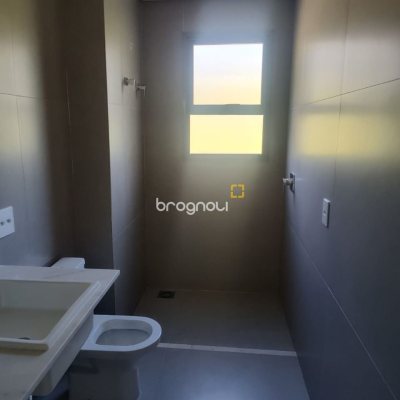 Apartamento com 164m², 3 quartos (sendo 3 suítes), 2 garagens, no bairro Cacupé em Florianópolis