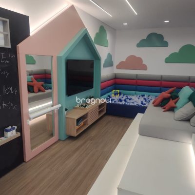 Apartamento com 164m², 3 quartos (sendo 3 suítes), 2 garagens, no bairro Cacupé em Florianópolis