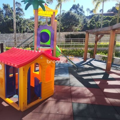 Apartamento com 164m², 3 quartos (sendo 3 suítes), 2 garagens, no bairro Cacupé em Florianópolis