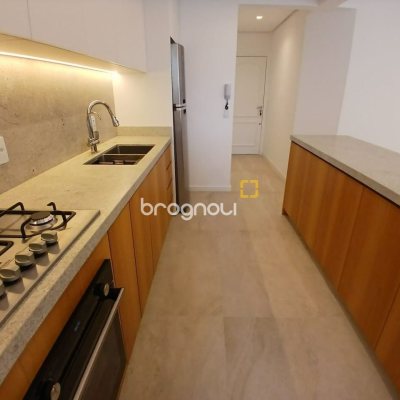 Apartamento com 106m², 2 quartos (sendo 2 suítes), 1 garagem, no bairro Coqueiros em Florianópolis