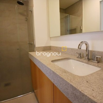 Apartamento com 106m², 2 quartos (sendo 2 suítes), 1 garagem, no bairro Coqueiros em Florianópolis