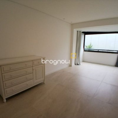 Apartamento com 106m², 2 quartos (sendo 2 suítes), 1 garagem, no bairro Coqueiros em Florianópolis