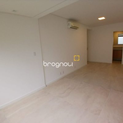 Apartamento com 106m², 2 quartos (sendo 2 suítes), 1 garagem, no bairro Coqueiros em Florianópolis