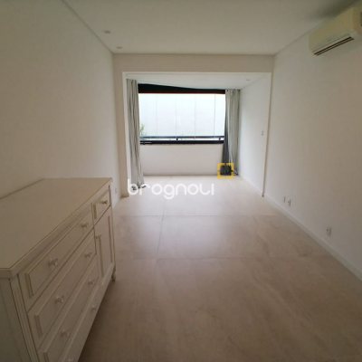 Apartamento com 106m², 2 quartos (sendo 2 suítes), 1 garagem, no bairro Coqueiros em Florianópolis