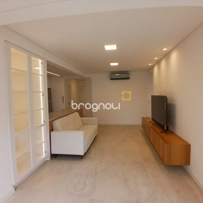 Apartamento com 106m², 2 quartos (sendo 2 suítes), 1 garagem, no bairro Coqueiros em Florianópolis