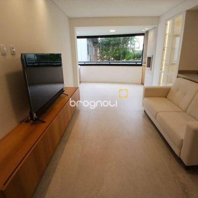 Apartamento com 106m², 2 quartos (sendo 2 suítes), 1 garagem, no bairro Coqueiros em Florianópolis