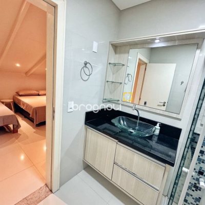 Cobertura com 200m², 3 quartos (sendo 1 suíte), 2 garagens, no bairro Ingleses em Florianópolis