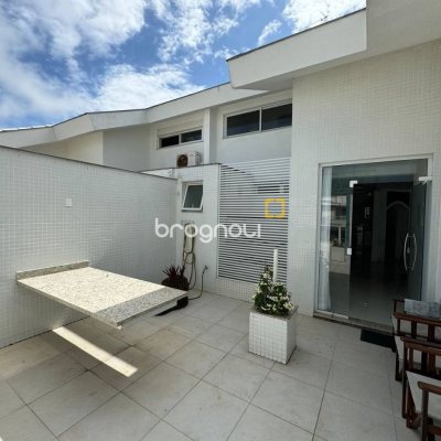 Cobertura com 200m², 3 quartos (sendo 1 suíte), 2 garagens, no bairro Ingleses em Florianópolis