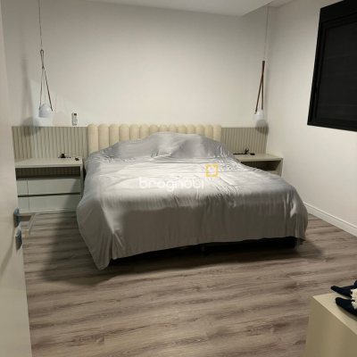 Casa com 323m², 4 quartos (sendo 4 suítes), 4 garagens, no bairro Ingleses em Florianópolis