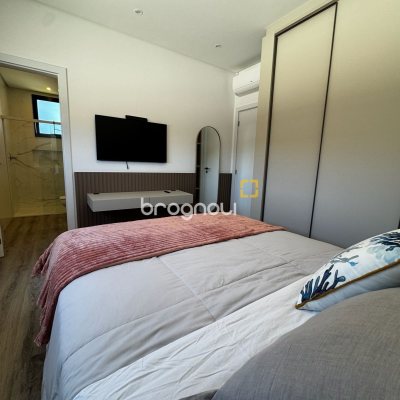 Casa com 323m², 4 quartos (sendo 4 suítes), 4 garagens, no bairro Ingleses em Florianópolis