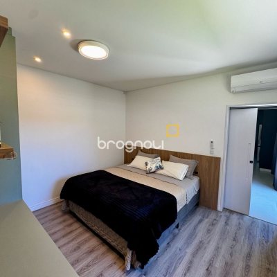 Casa com 323m², 4 quartos (sendo 4 suítes), 4 garagens, no bairro Ingleses em Florianópolis