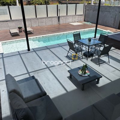Casa com 323m², 4 quartos (sendo 4 suítes), 4 garagens, no bairro Ingleses em Florianópolis